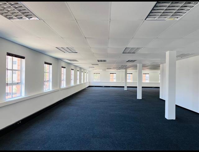 360M² OFFICE TO LET IN FOURWAYS